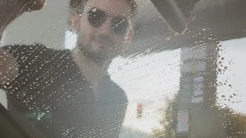 Cleaning car windows to a streak free finish