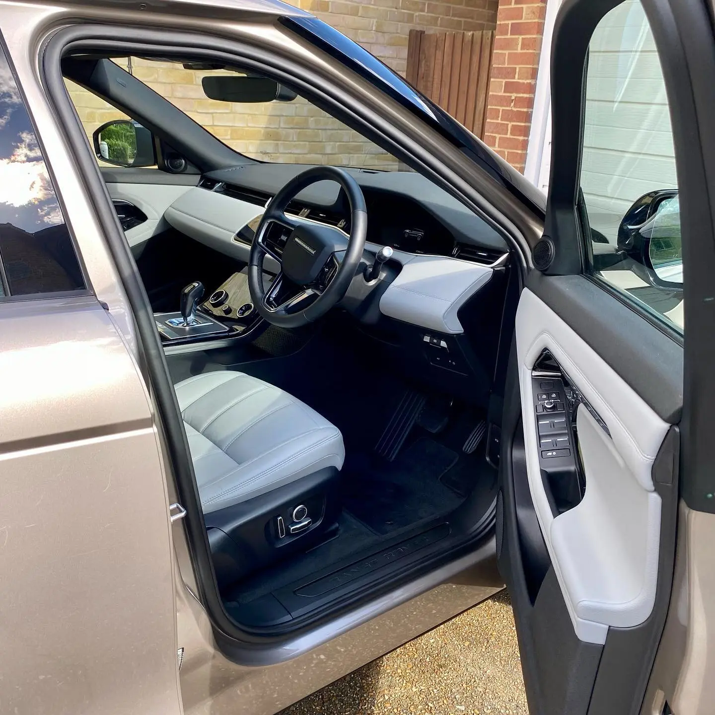 Range Rover Evoque white leather interior after full valet